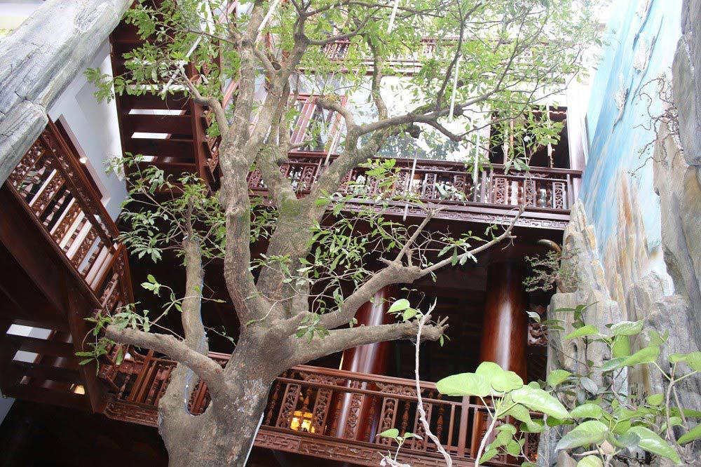 Choáng ngợp trước căn nhà 5 tầng làm hoàn toàn bằng gỗ quý “độc nhất vô nhị” ở Hà Tĩnh - 6