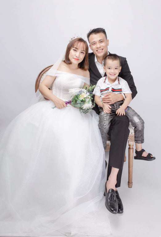 9X tí hon Hà Tĩnh đi đẻ không chồng, sau sinh đành ly hôn, giờ hạnh phúc bên trai trẻ - 1