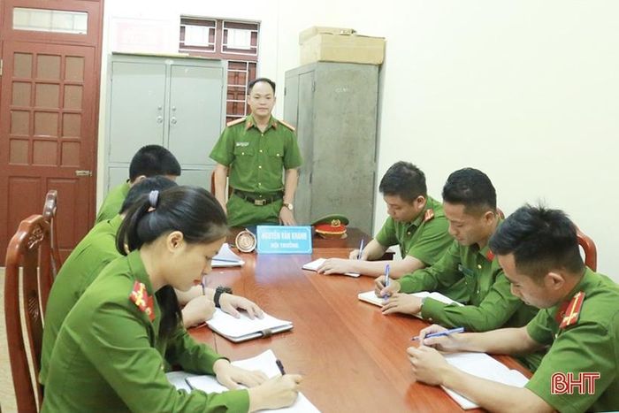 Đội Cảnh sát hình sự (Công an huyện Hương Sơn) triển khai nhiệm vụ đấu tranh, phòng chống tội phạm trên địa bàn.