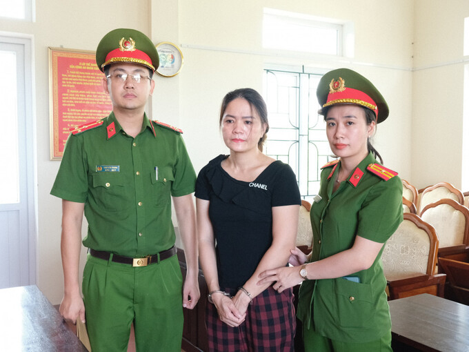 Chị Phạm Thị Oanh bị bắt về tội lừa đảo chiếm đoạt tài sản. Ảnh: CACC