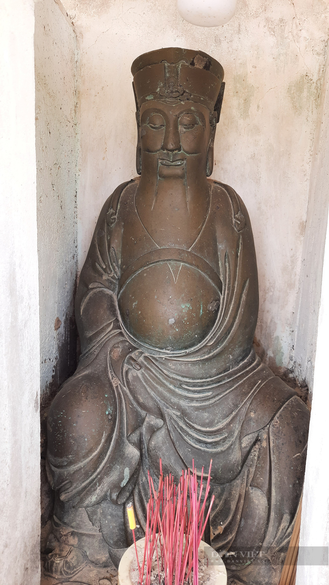 Pho tượng đồng đen Thái phó Nguyễn Ư Dĩ, báu vật của thôn đông dân nhất tỉnh Quảng Trị - Ảnh 1.
