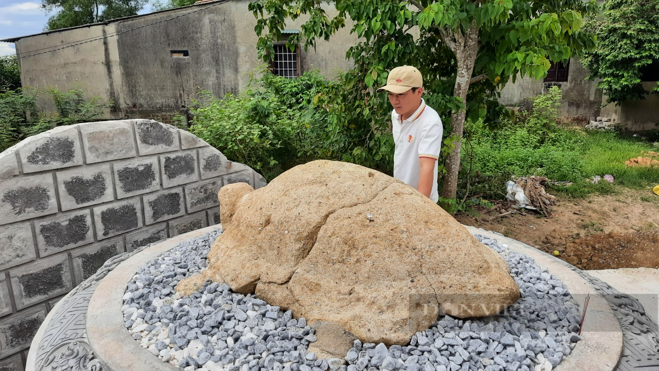 Rùa đá hơn 400 năm ở Quảng Trị, 8 người bưng không nổi - Ảnh 2.