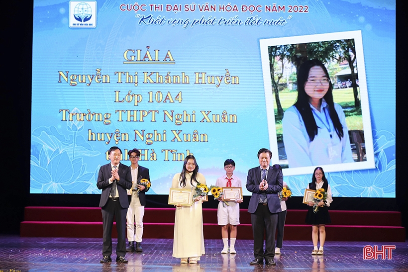 Nữ sinh Hà Tĩnh và hành trình đến với giải A “Đại sứ văn hóa đọc” toàn quốc