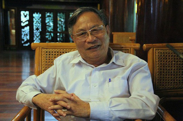  Ông Nguyễn Văn Lân (73 tuổi, trú TP. Hà Tĩnh, Hà Tĩnh) là chủ căn nhà gỗ. 