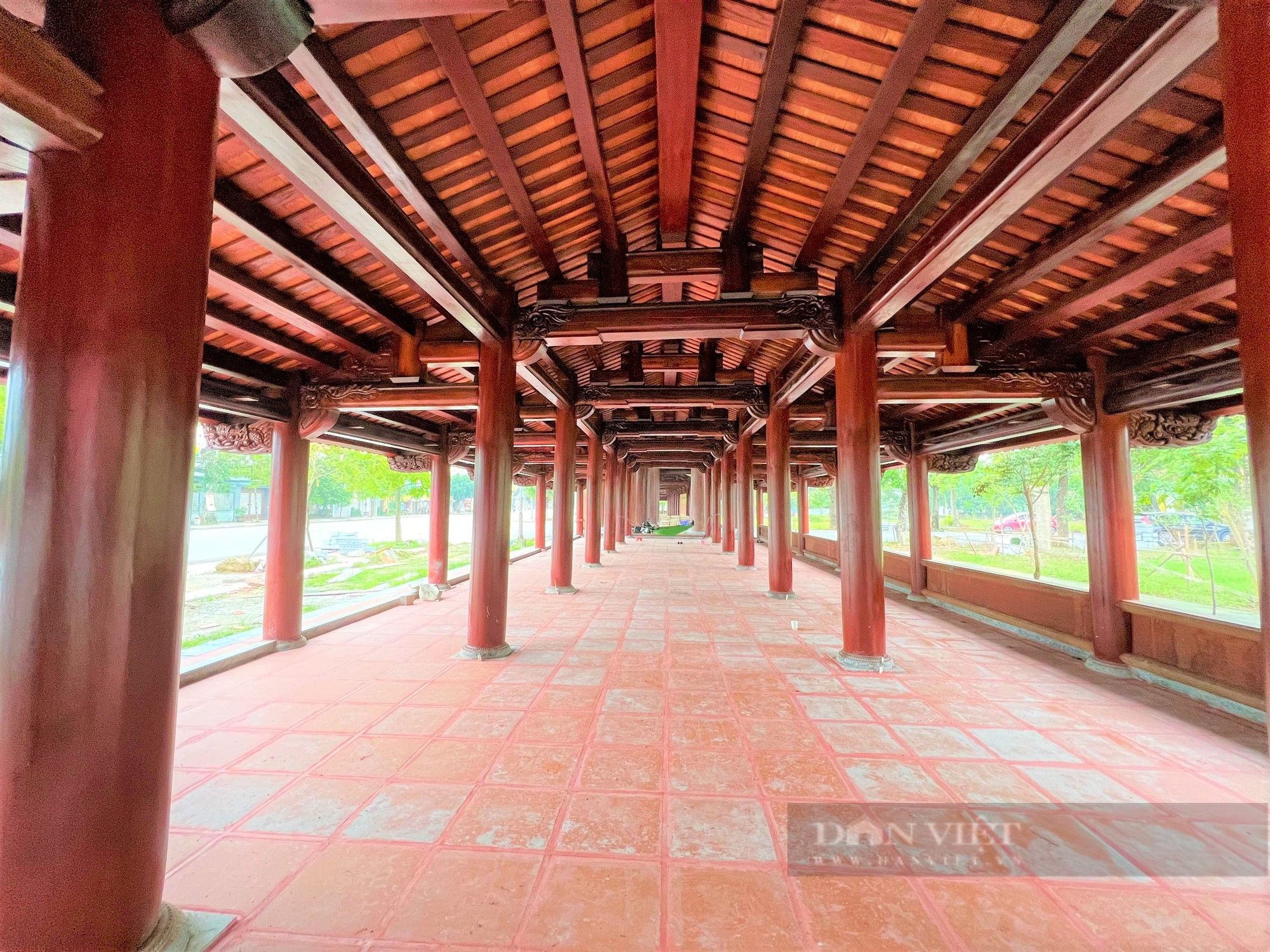 Cận cảnh cổng Tam quan chùa Thành Lương (Hà Tĩnh), được làm bằng gỗ lim &quot;khủng&quot; - Ảnh 9.