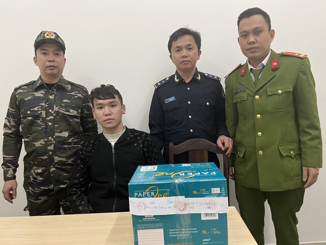 Hải quan Quảng Trị bắt 8 đối tượng nhập cảnh mang theo gần 6 kg ma túy ảnh 2