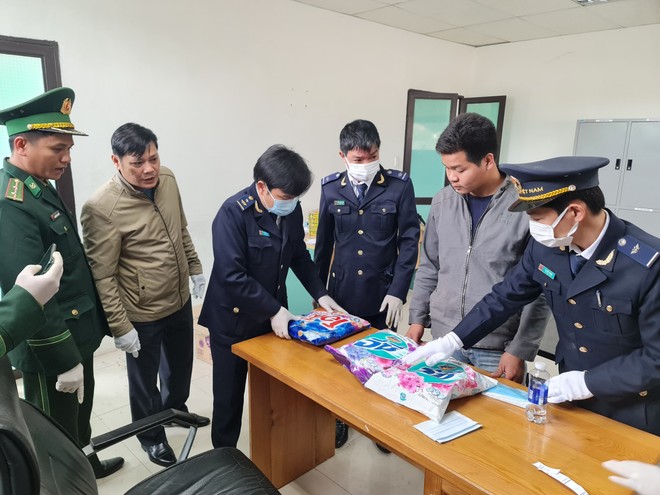 Hải quan Quảng Trị bắt 8 đối tượng nhập cảnh mang theo gần 6 kg ma túy ảnh 3