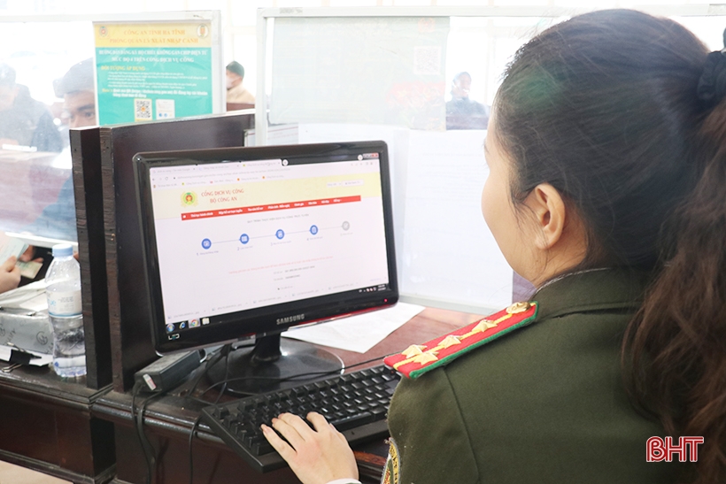 Hà Tĩnh: Cảnh báo dịch vụ “cò mồi” hỗ trợ làm hộ chiếu online