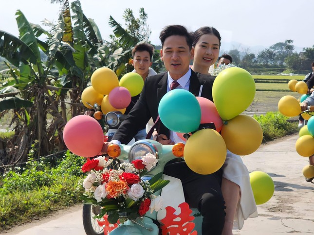 Đám cưới rước dâu bằng hàng chục xe Cub ở Hà Tĩnh 'gây sốt' ảnh 5