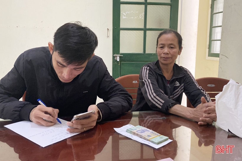 Một người dân ở Hương Sơn trả lại 1.000 euro do ngân hàng chuyển thừa vào tài khoản